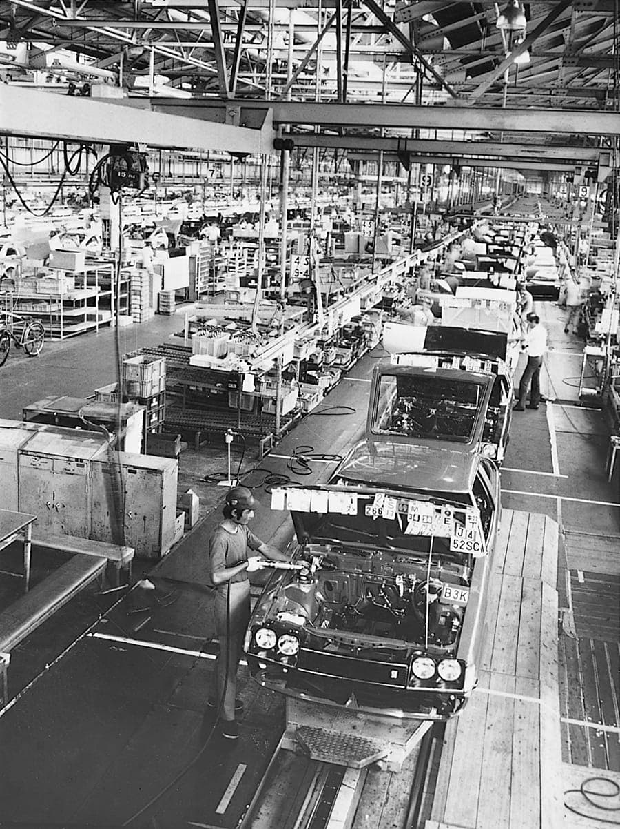 Illustration for the article "Twenty million in 1976, fifty million in 1986: Toyota's cumulative production milestones as the company announced them" from global.toyota