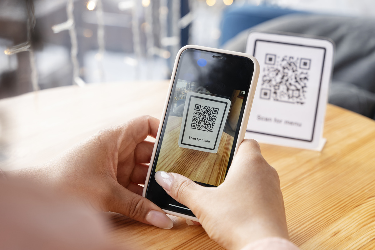 Illustration for the section "Labels, the QR code and the digital battery passport" from Canpac Veritech
