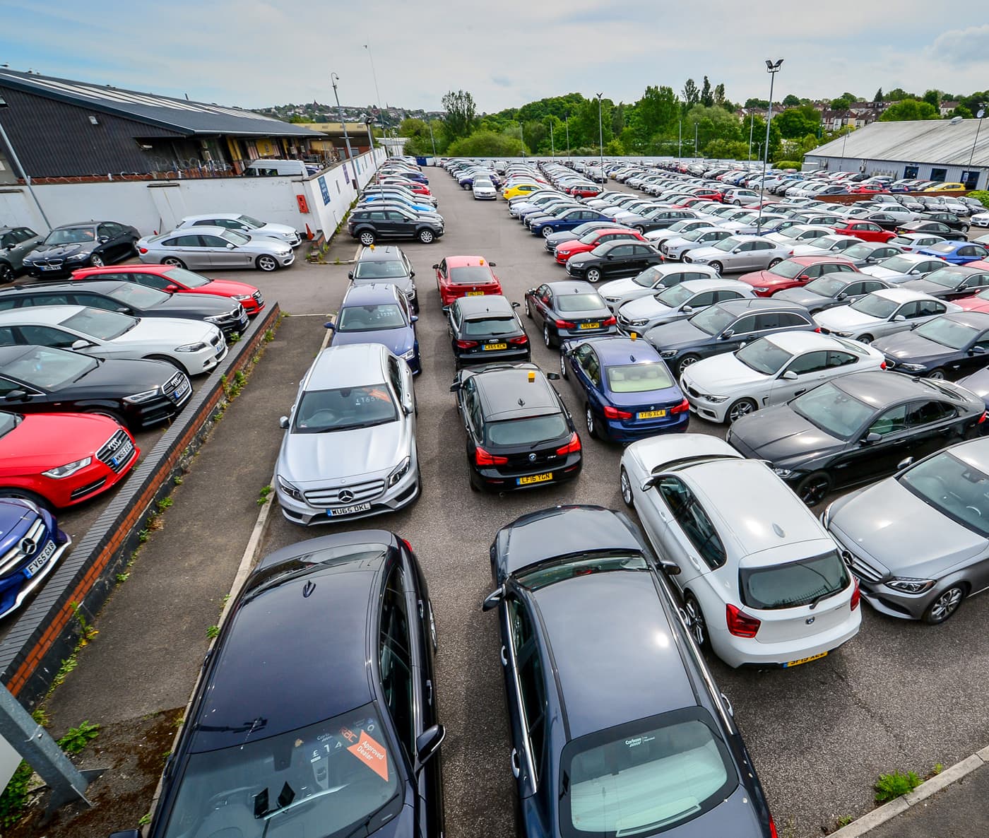 Illustration for the article "The final right to reject, the price reduction and the six-month deduction rule: what section 24 of the Consumer Rights Act 2015 says about faulty cars in the UK" from Car Dealer Magazine