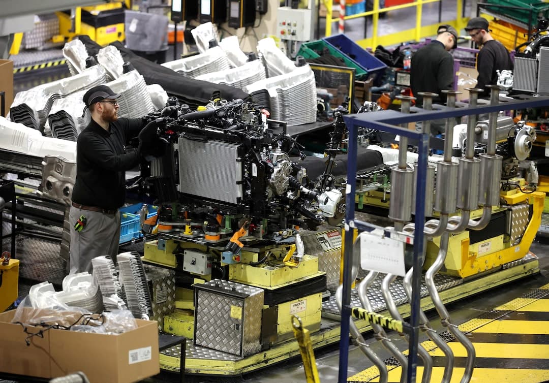 Illustration for the article "UK car, van and engine production in 2023: the numbers as SMMT's Motor Industry Facts 2024 published them" from Reuters