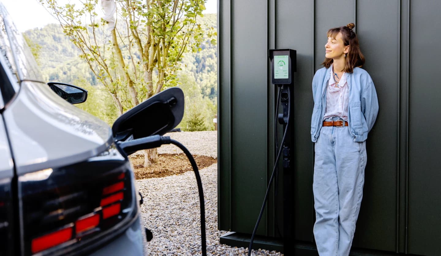 Illustration for the article "UK vehicle tax for electric cars, vans and motorcycles: what the DVLA guidance says for the year from 1 April 2026" from EnergySage